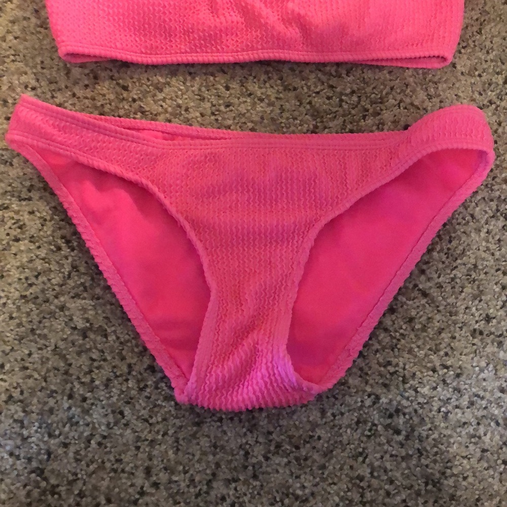 Bikini - Picture 3 of 3